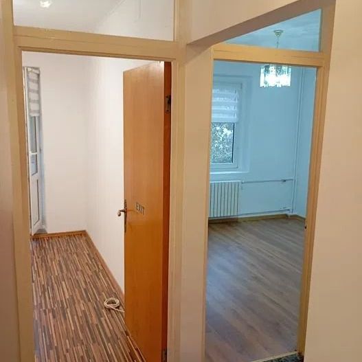 AP. 3 CAMERE MILITARI, BUCATARIE INCHISA, PARTIAL MOBILAT, CURAT - Poză 7