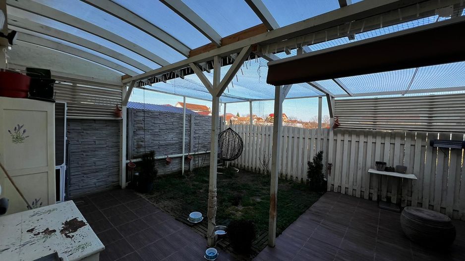 Casa de vanzare , mobilata si utilata, Sanandrei. - Poză 9