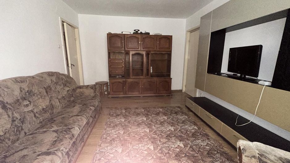 Apartament 2 camere de vânzare 45 mp utili + pivnița- Strada Oștirii - Poză 1