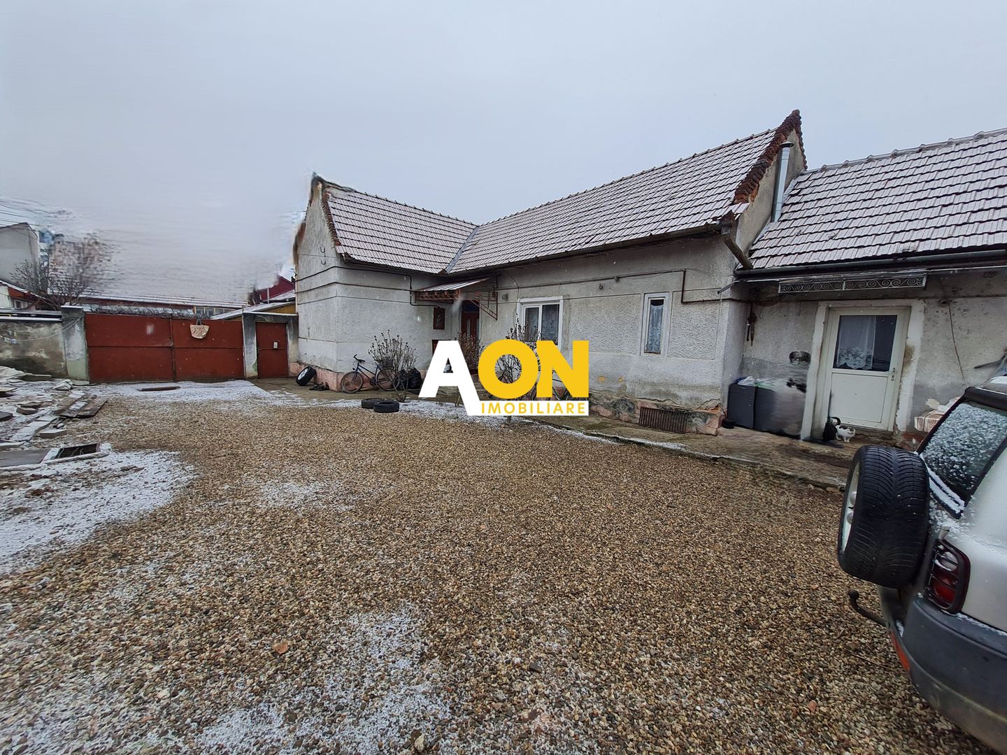 Casa 5 Camere, 143 mp + Anexa 65 m, Teren 1061 mp, Centru - Poză 2