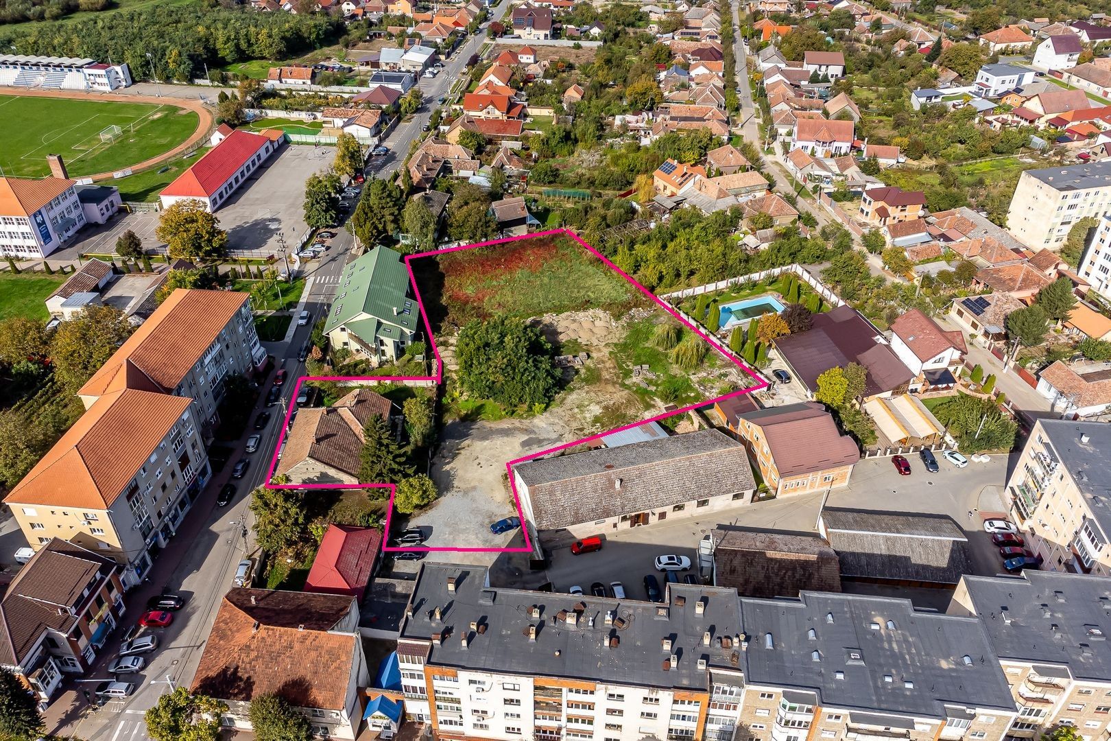 Teren central în Chișineu-Criș - Poză 1