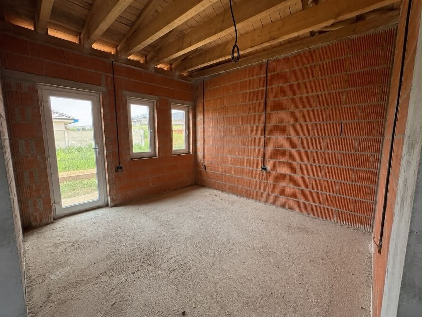 Casă la roșu de vânzare | 182 mp utili | Teren 550 mp - Poză 5