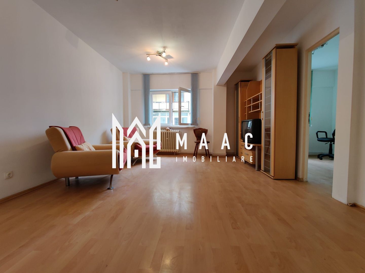 Apartament 4 camere | Etaj 1 | 2 Bai | Balcon | Zona Milea - Poză 1