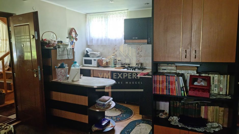 CASA 3 CAMERE, TEREN 6200 MP + 2 LACURI, CAMPULUNG, NAMAIESTI - Poză 4