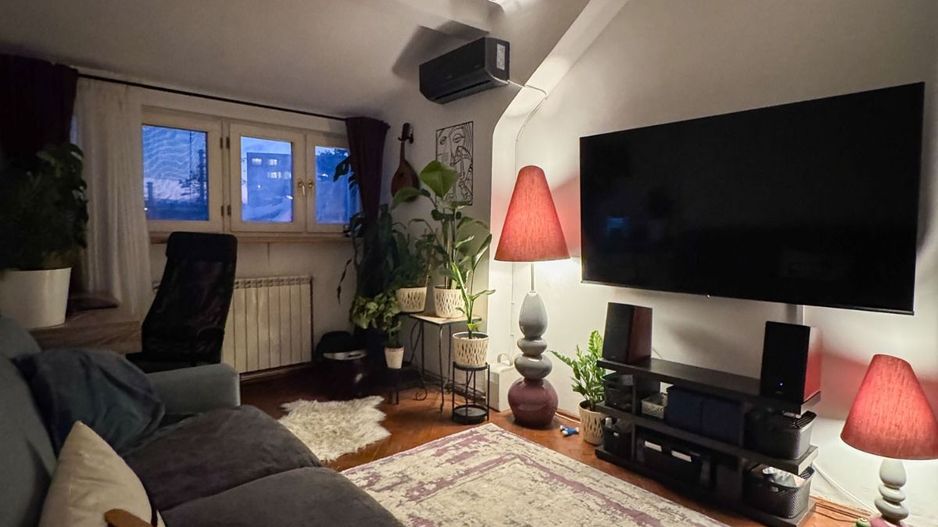 Apartament 2 camere - Domenii, etaj 2/2, centrala noua, curte, boxă, pod. - Poză 2