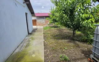 🏡 Casă renovată cu 6 camere, teren 557 mp – Berceni, Prahova - Poză 17