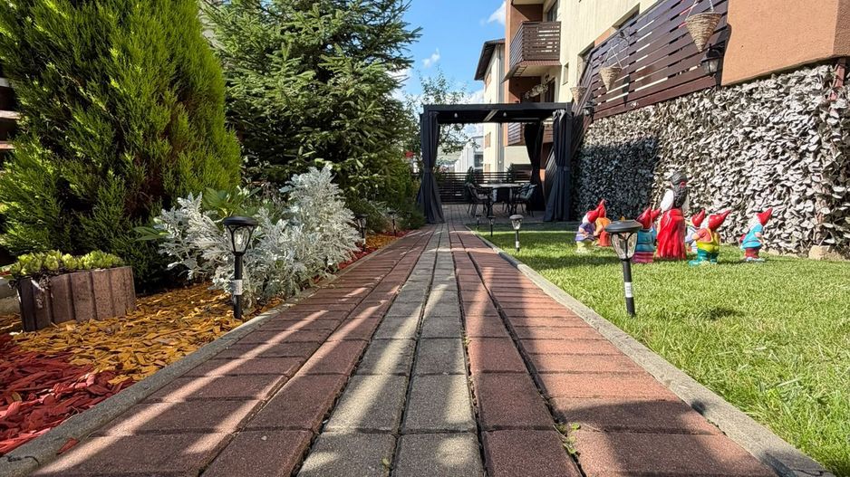 Apartament 3 camere, curte, boxa, parcare, Sub Cetate - Poză 44