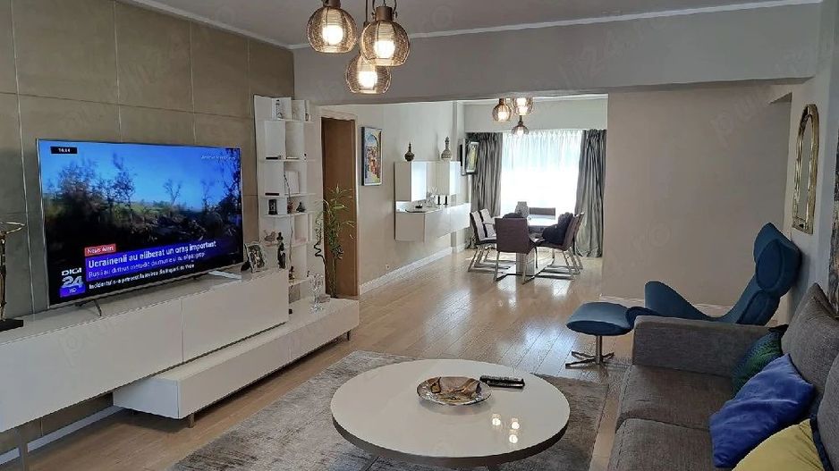 Apartament Piata Victoriei // Bloc BCR - Poză 1