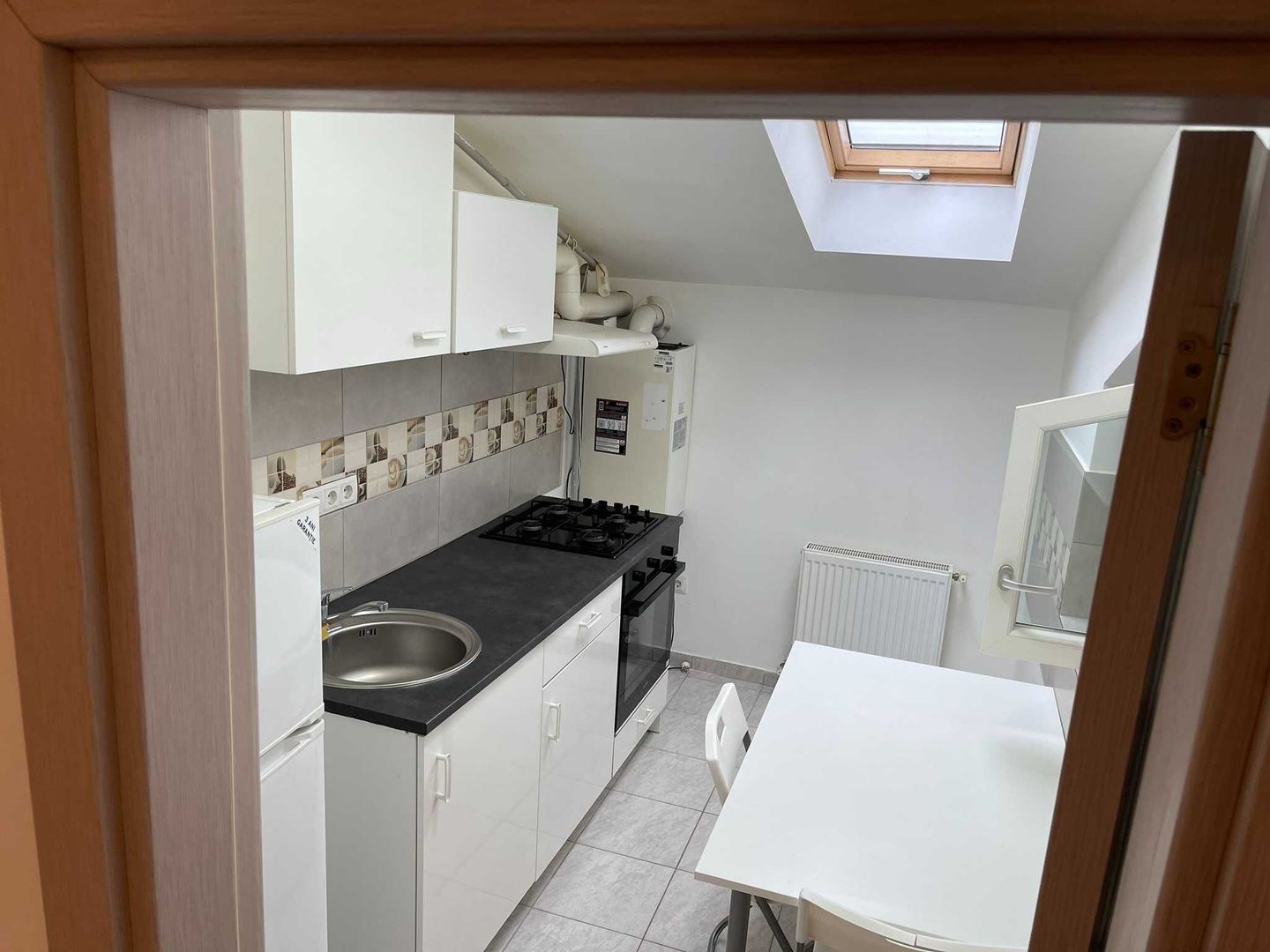 Apartament 2 camere Titan, lângă metrou, mobilat și utilat 470 € - Poză 2