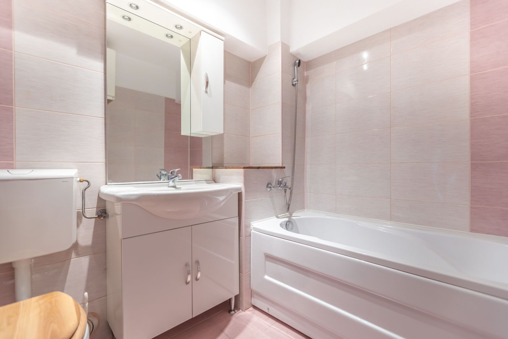 Oferta rezervata! Apartament Spațios de Închiriat | Centru Civic, Brașov - Poză 9