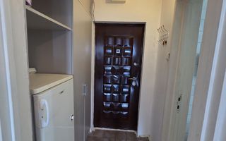 Vedere panoramica spre apus // spatioasa // imobil renovat - Poză 6