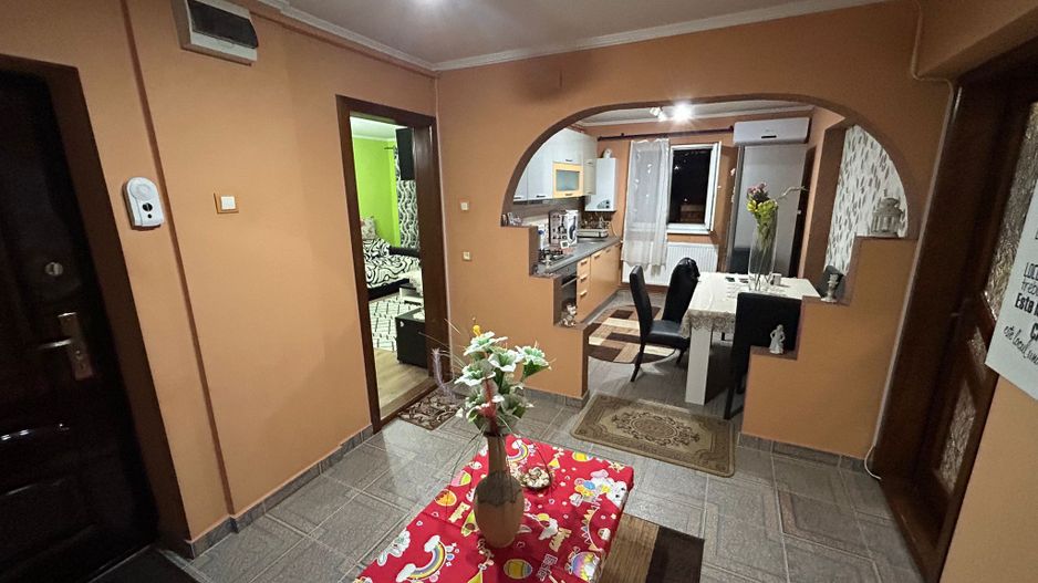 Apartament 2 camere, decomandat - zona Cetate - Poză 6