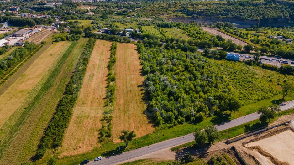 Vânzare teren, 0,8 ha, traseul Chisinau - Truseni - Poză 2