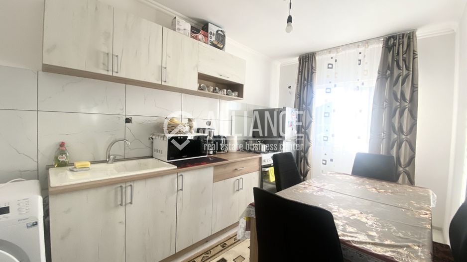 Castelu (COD 07) Casă 4 camere cu teren de 625 mp - Poză 2