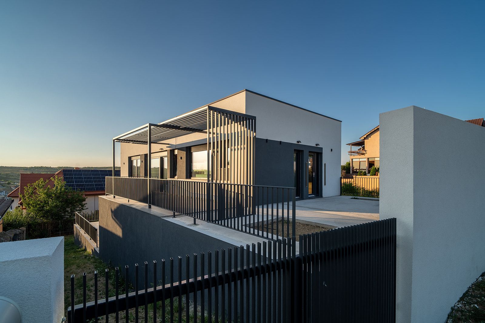Vilă nouă design mediteranean, proiect deosebit și panoramă- 285.000 E - Poză 3