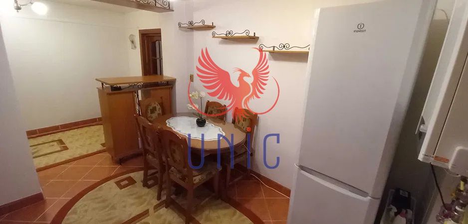 Apartament 3 camere, zona Amaradia - 400 Euro - Poză 3