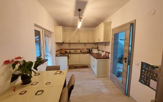 Casa 4 camere, curte 250mp - str. Granitului - Poză 3