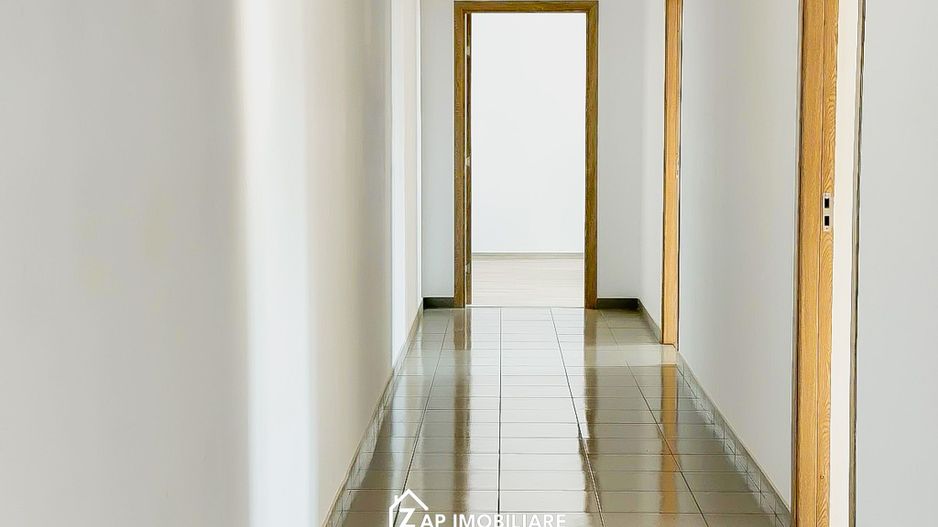 Spatiu de Birouri 100 mp - Renovat - Poză 7
