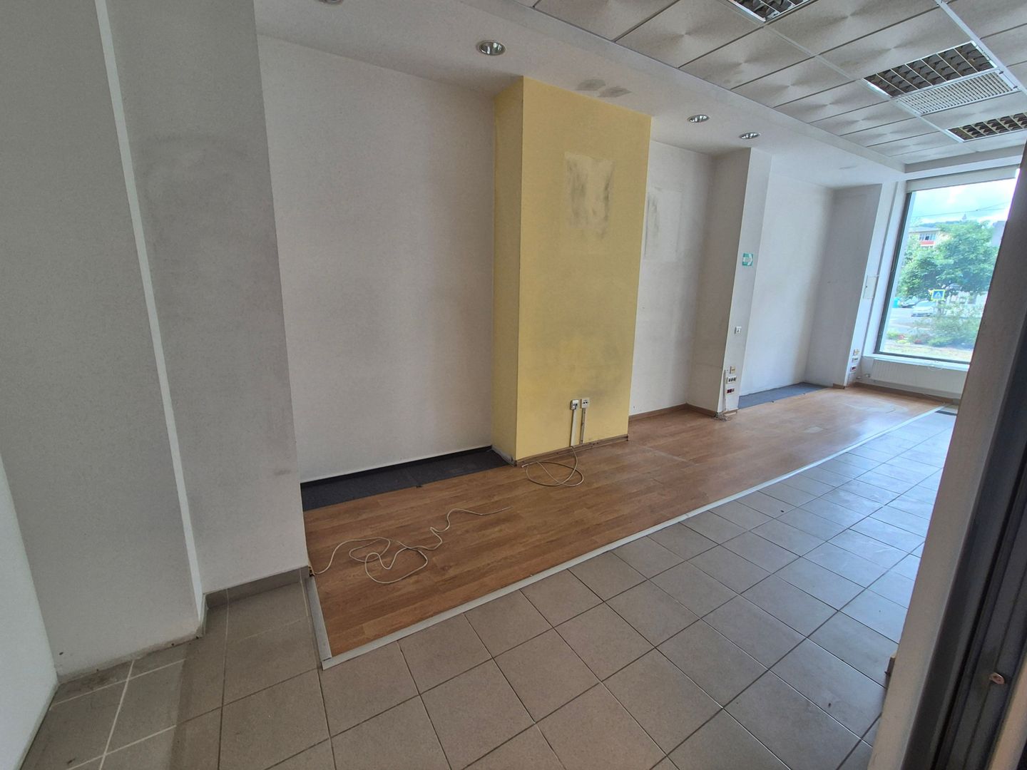 Închiriez spațiu comercial Republicii 22 - Poză 1