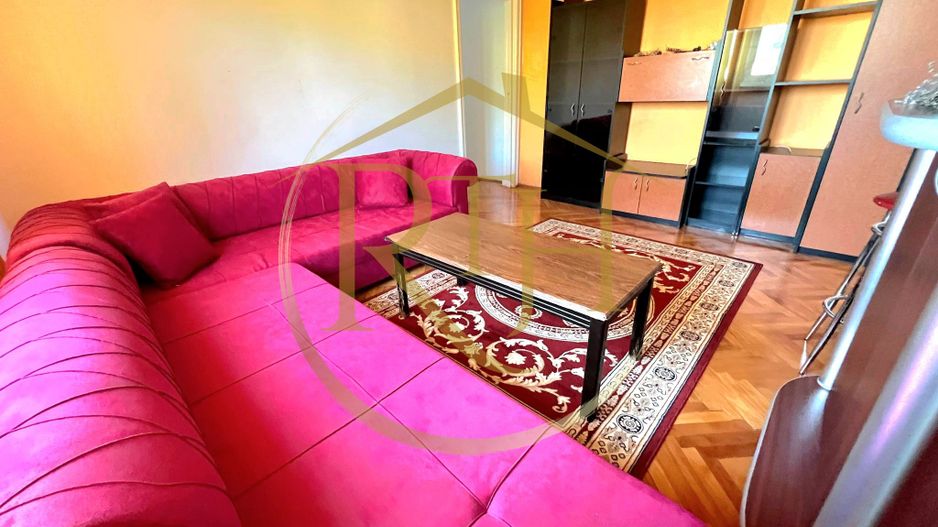 Inchiriez apartament cu 3 camere zona Olimpia , 380 euro/luna. - Poză 1