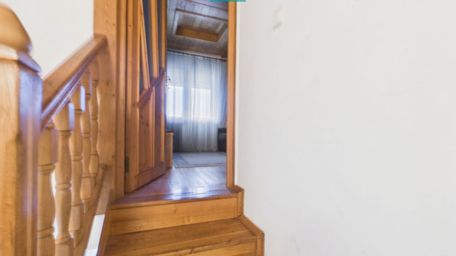 Vilă stil montan, 270 mp, teren 3000 mp - Poză 18