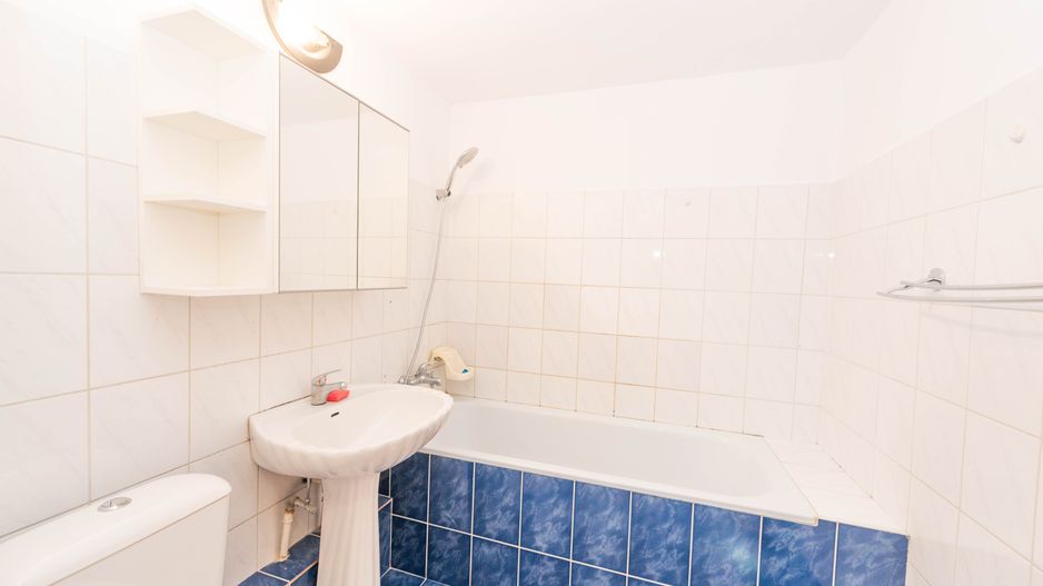 Apartament 3 camere de vanzare, decomandat, 2 bai, loc parcare, 1980 - Poză 10