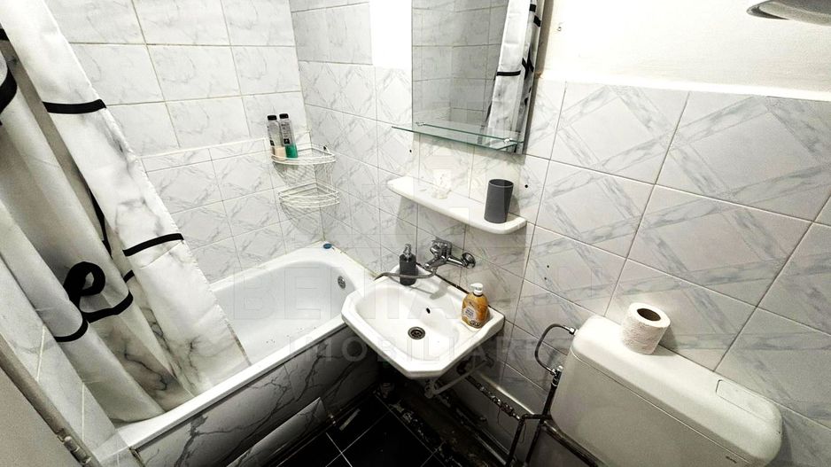 Camera -Garsoniera -24mp -Tractorul -etaj 2-Baie si bucatarie proprie - Poză 5