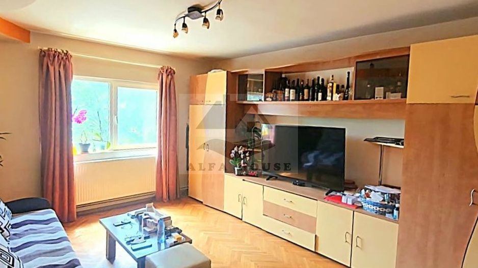 Apartament cu patru camere, zona Tractorul 90 mp - Poză 1