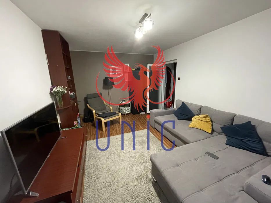 3 camere decomandate - Rovine - 112 000 Euro - Poză 2