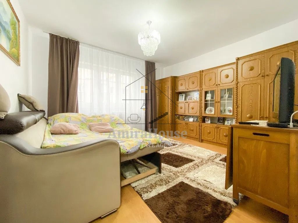 Apartament 2 camere decomandat zona strazii Bucegi - Poză 1