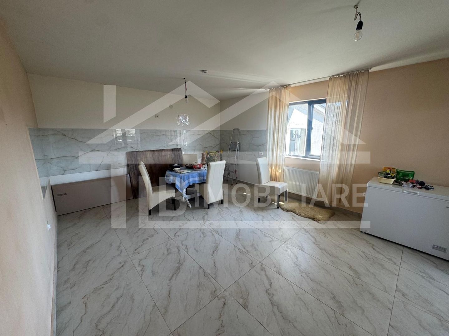 Casa individuala, 200 mp utili, 1399 mp teren, Zona Ernei - Poză 11