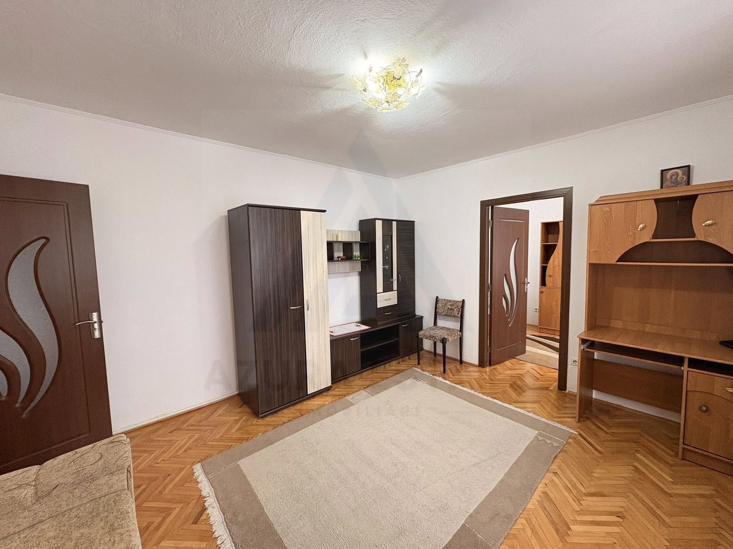 Apartament 2 camere centrală termică si calorifere noi Mihai Viteazu - Poză 2