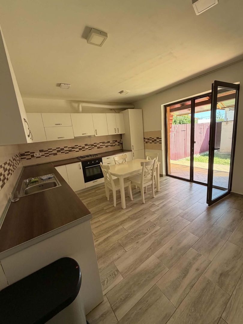 Casă de închiriat | 120 mp | 3 dormitoare | Curte + Terasă | 600 €/lun - Poză 4