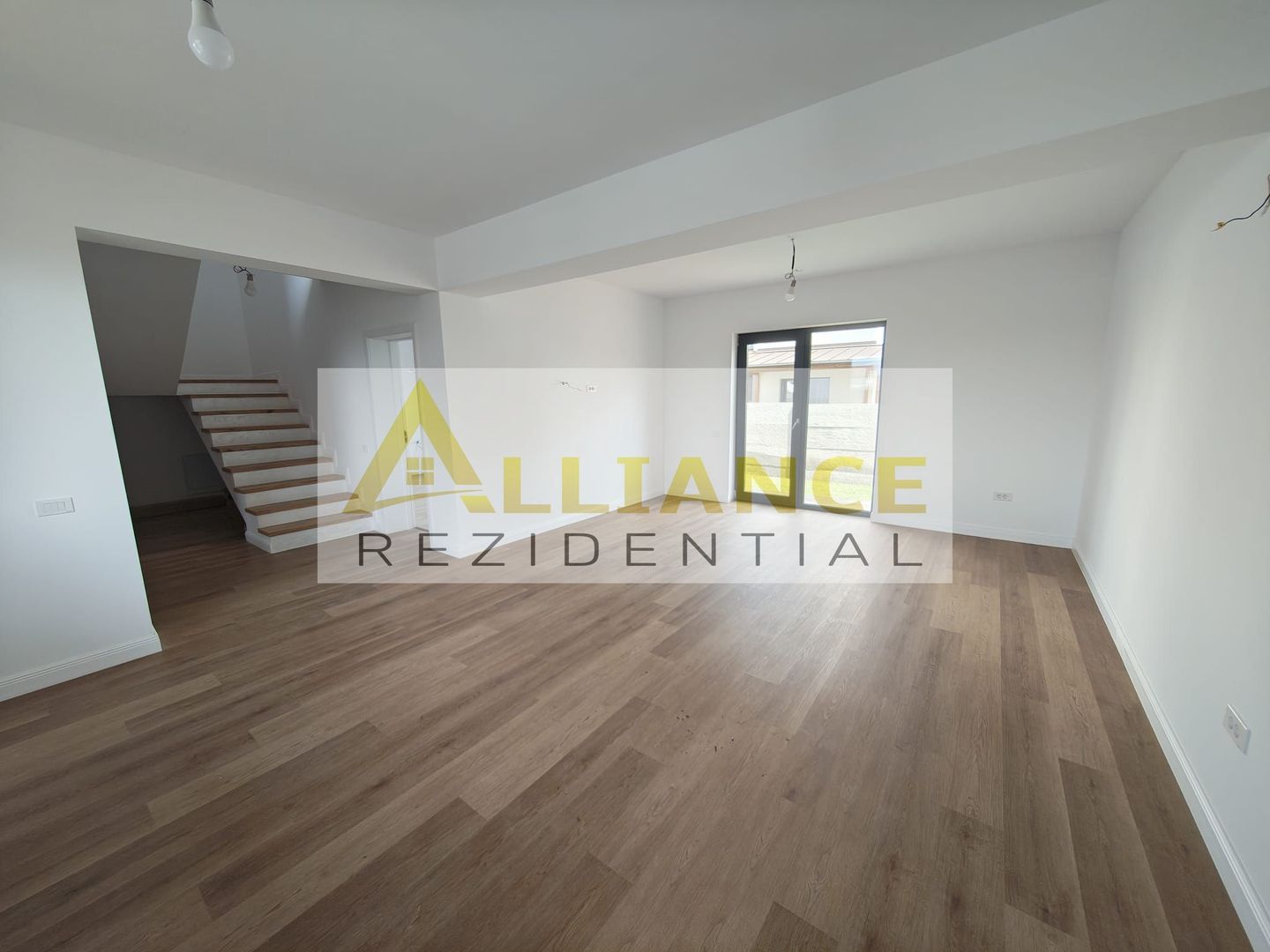 Casa P+M moderna - 4 dormitoare - Str. Aviatorilor - Poză 6