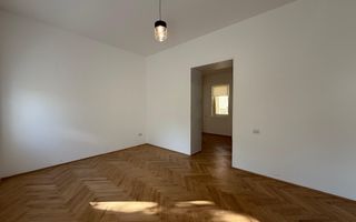 Vilă elegant renovata pentru business de prestigiu - Poză 10