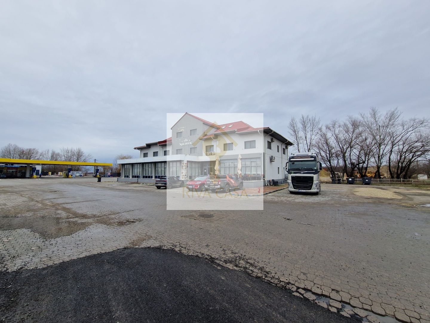 PROPRIETATE INVESTIȚIONALĂ PREMIUM – HOTEL OPERAȚIONAL LÂNGĂ VAMA BORȘ - Poză 2