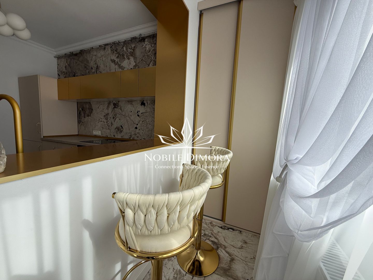 Apartament de lux - Ultracentral - 2 camere - parcare privata - Poză 8