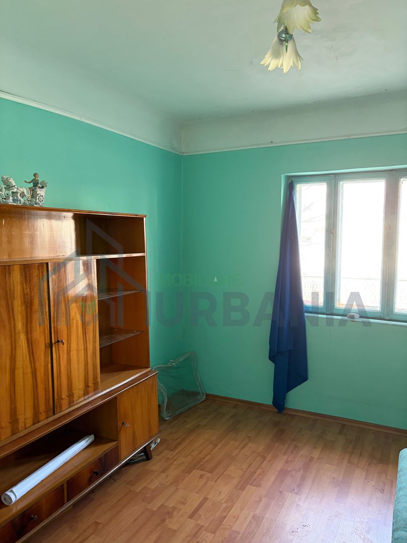 Vând casă zona centrală Pașcani - Poză 4