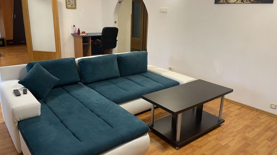 Inchiriere apartament 3 camere - Poză 2