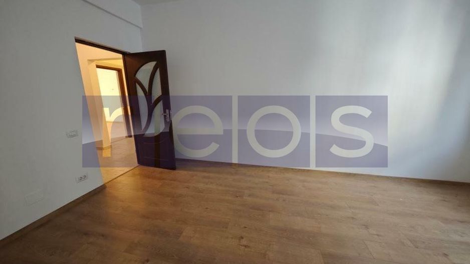 VANZARE APARTAMENT 3 CAMERE RENOVAT DECOMANDAT CENTRALA PROPRIE PIATA ROMANA - Poză 3