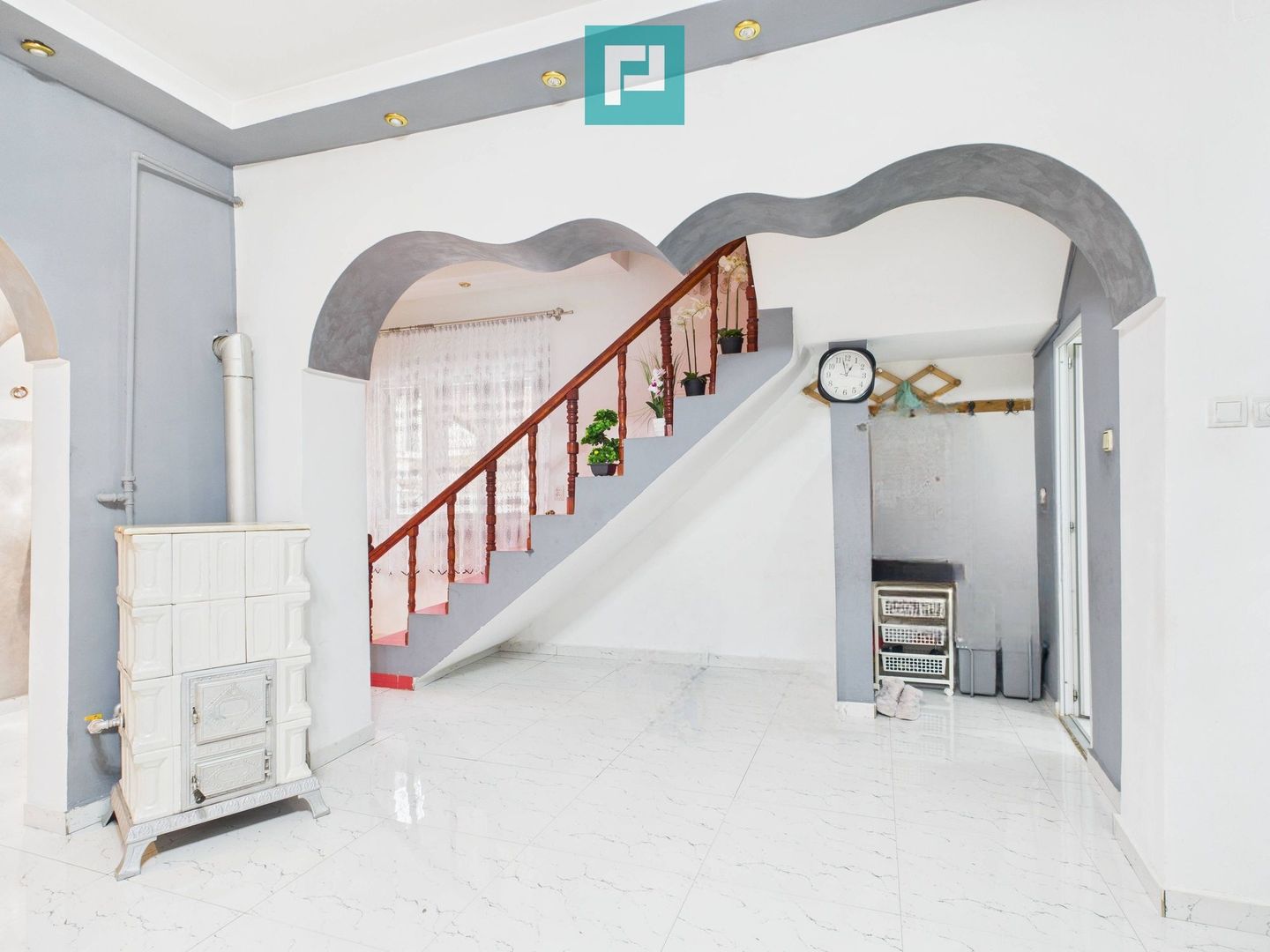 Două case, curte mare, lângă Castelul Huniazilor - Poză 16