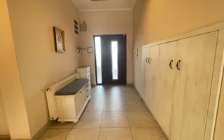 Casa eleganta si luminoasa, situata in zona de case - Mehala - Poză 17