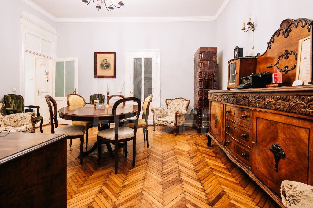 Vanzare apartament cu o camera ultracentral, ideal locuința sau birou - Poză 3