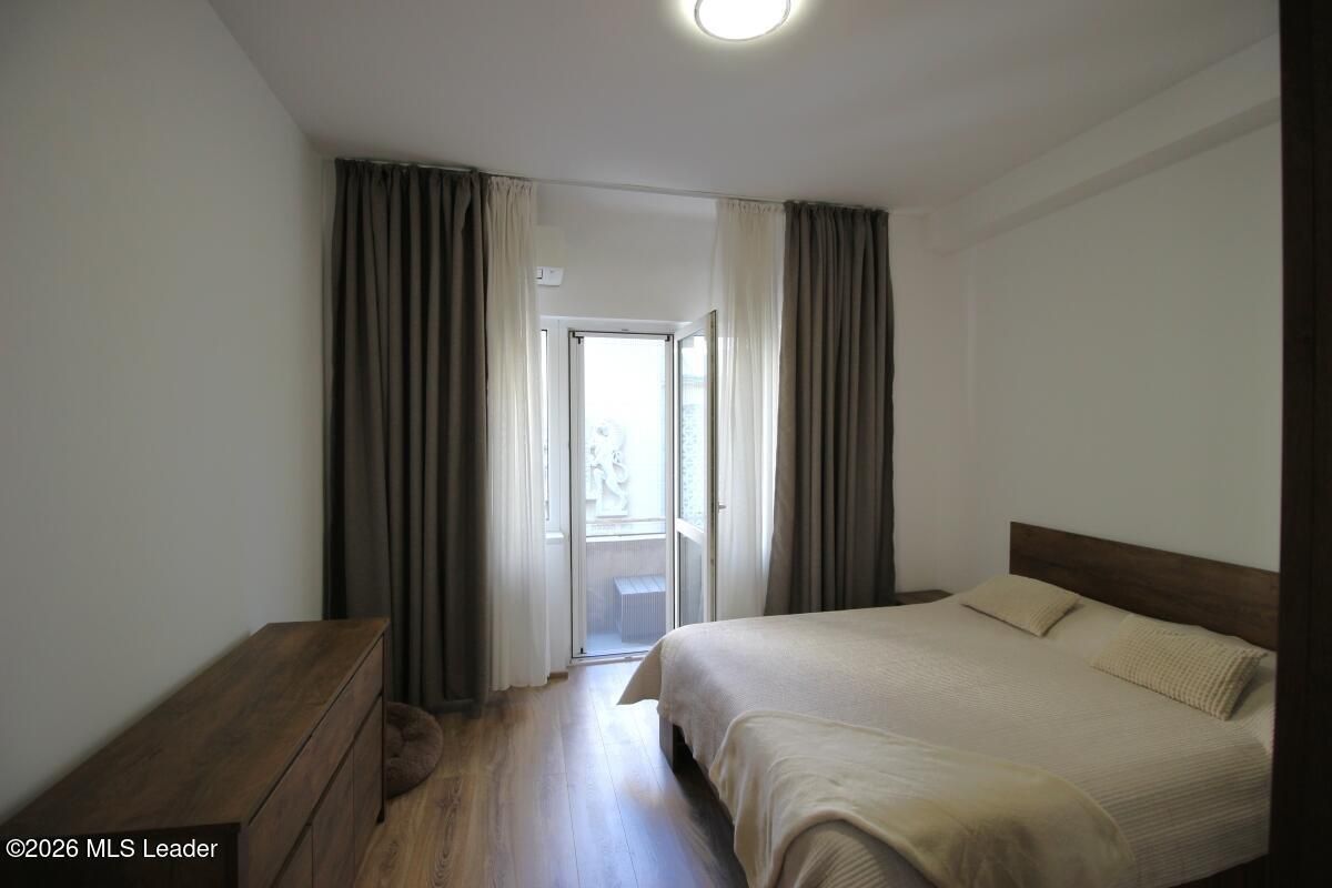 Piata Romana, 4 camere 138 MP total, Etaj 2/9, renovat - utilat, liber - Poză 36