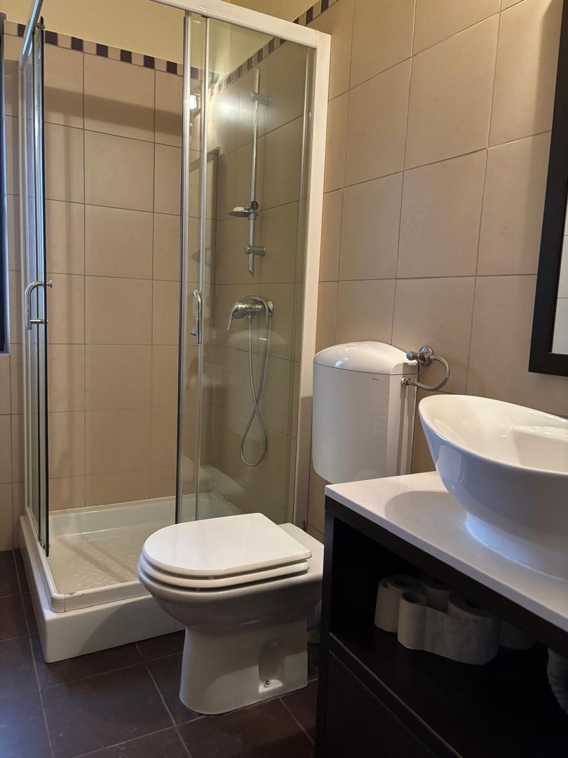 🏡 Casă individuală în Ronat – 6 camere, garaj dublu, finisată modern✨ - Poză 18