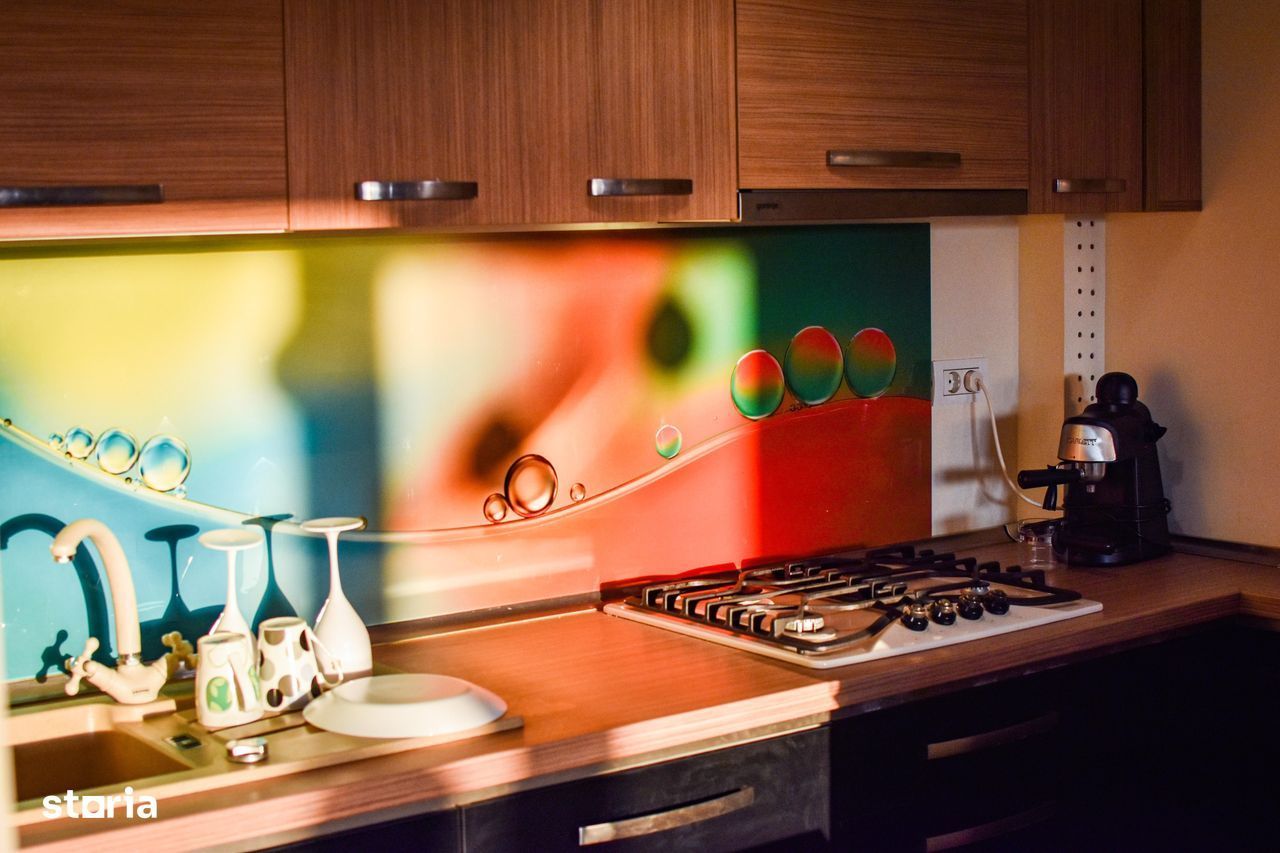 Vanzare Apartament 2 Camere  LUX vis-a-vis de Mall Vitan cu Centrala Proprie - Poză 1