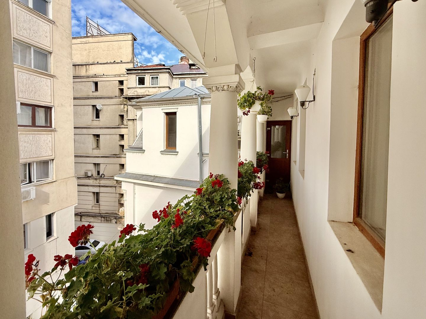 Piata Unirii Fantani Vila  500 mp utili curte 204 mp - Poză 16