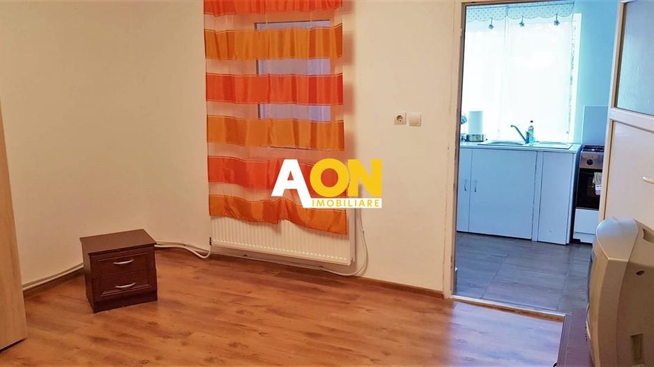 Casa de inchiriat, 2 camere, 250 mp teren, curte comuna, zona Centru - Poză 9