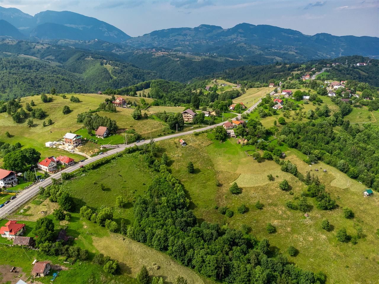 Aproape 4.000 mp, in fascinatia decorului montan, Bran, Moieciu de Jos, Brasov - Poză 5