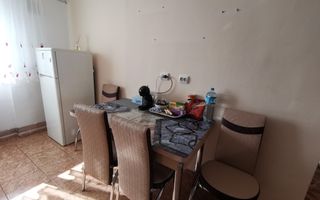 Apartament cu 2 camere de vânzare in Cetate - Poză 5